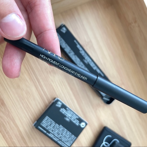 NARS makeup set - Picture 8 of 9